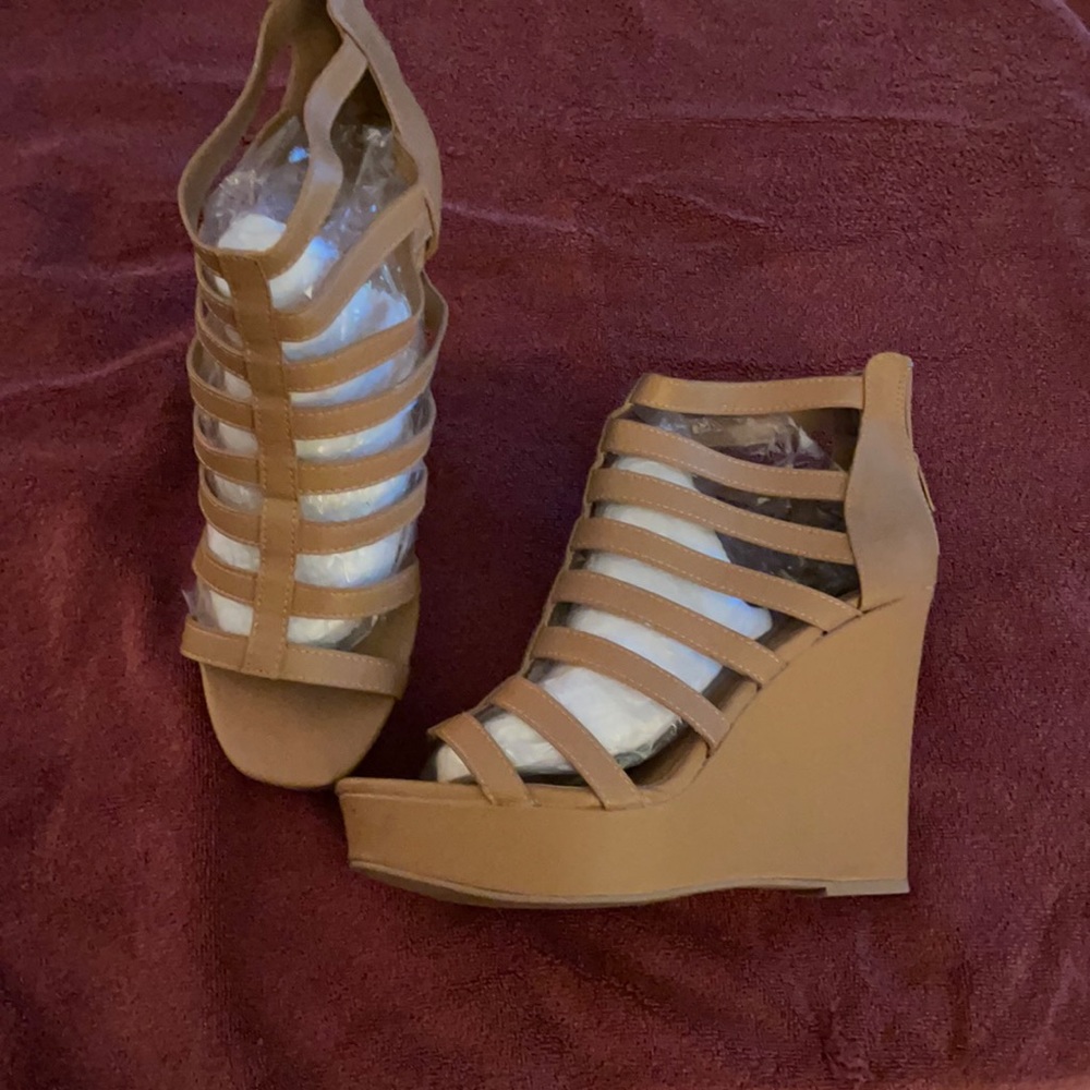 Women’s wedge